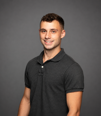 Portrait of Colin Stevens, Realtor.